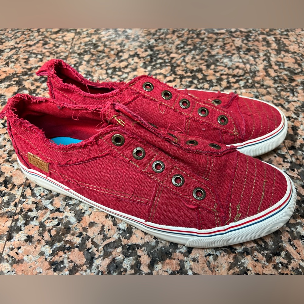 Women’s Blowfish